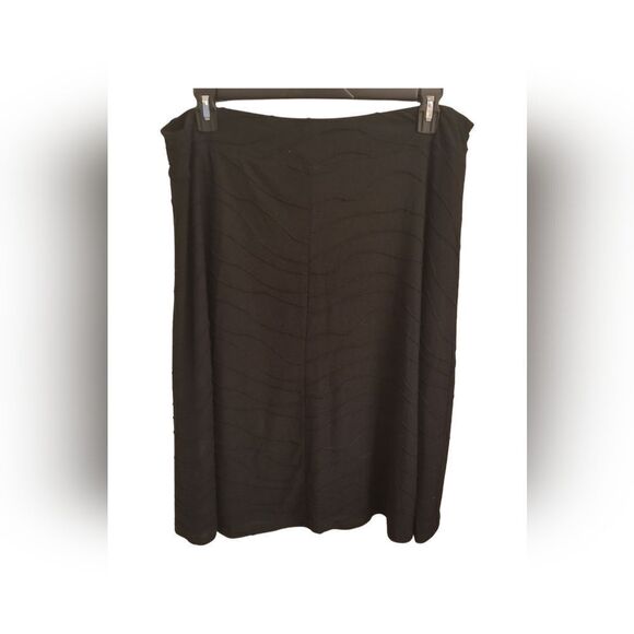 Zac & Rachel Black Skirt.     Sc04 - Picture 2 of 3